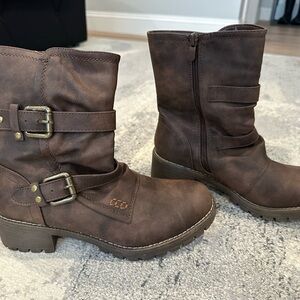 Global Win Brown Zippered Mid-Calf Boot